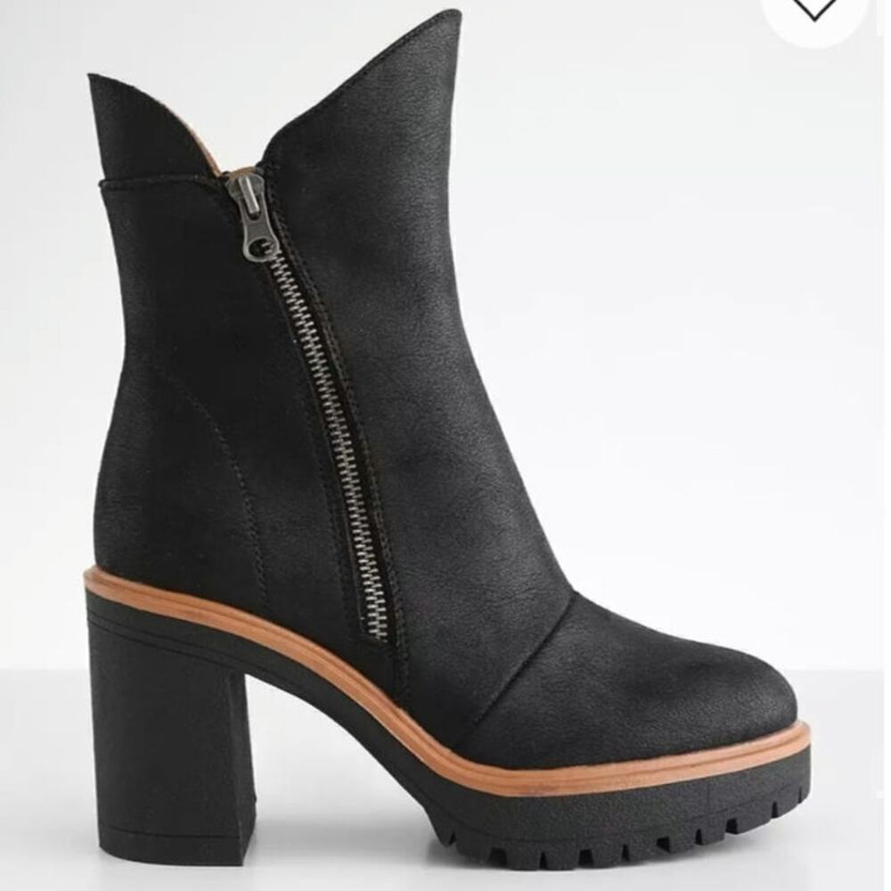 Oasis Society Lug Heeled Ankle Boot Ladies US Size 9 Medium - Picture 3 of 12